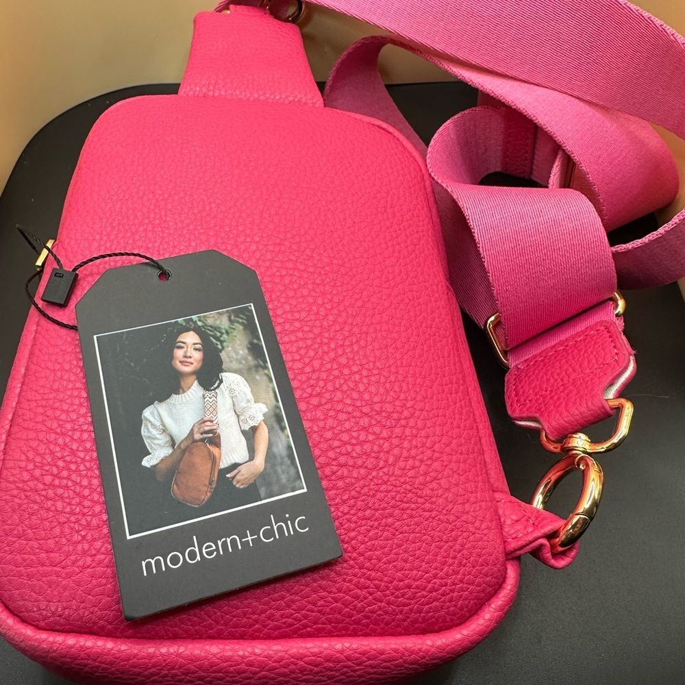 Modern & Chic Pink sling Crossbody pebbled vegan leather Bag NWT 7.75” x 5.5” - Picture 2 of 6